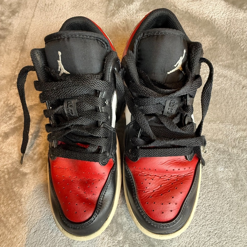 Nike Air Jordan 1 Low Bred Toe Black Red White Sneakers Men's US 7 Style 553558-
